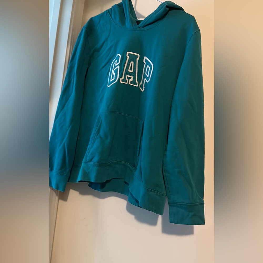 Woman’s xl gap sweater